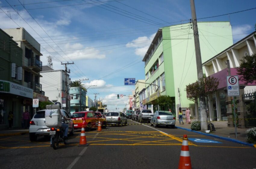 Sinal de alerta no semáforo da Júlio com Atílio Giuriolo na próxima semana