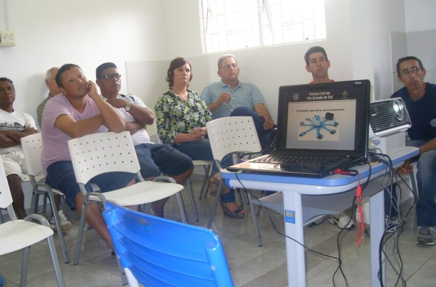 Os perigos da Internet Alguns cuidados a ter com o seu uso foi tema de palestra na Casa da Cidadania