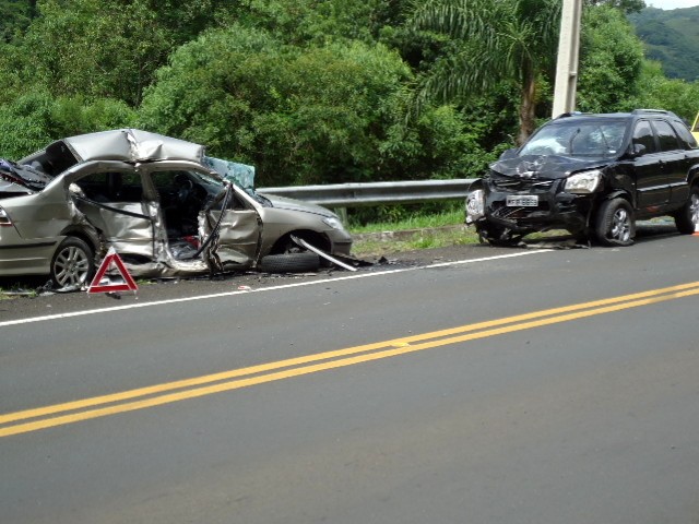 Motorista de São Paulo morre em colisão na BR-116