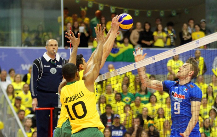 Com 23 pontos de Zaytsev, Itália bate o Brasil de novo na Liga Mundial