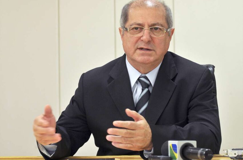 Ministro admite que internet deve apresentar lentidão em estádios da Copa