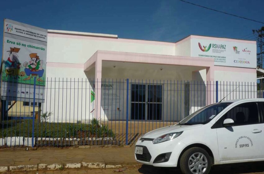 Território de Paz e Ceava no curso de informática e de artesanato