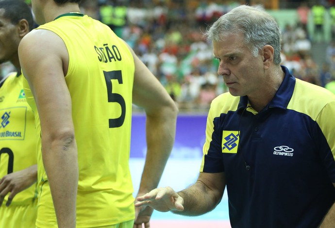 Brasil oscila muito e é derrotado pelo Irã pela segunda vez na Liga Mundial