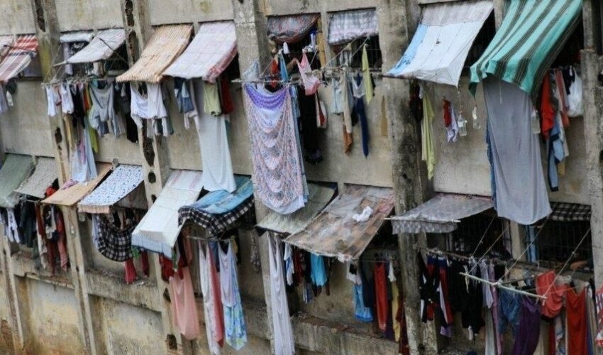Detentos com dinheiro têm regalias em duas penitenciárias brasileiras