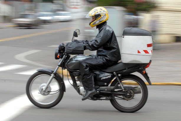 Dilma sanciona nesta quarta adicional de 30% para quem trabalha com moto