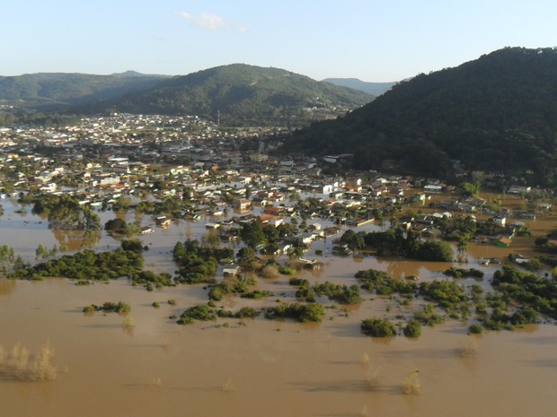 Cidades e vias de SC permanecem com problemas devido as chuvas
