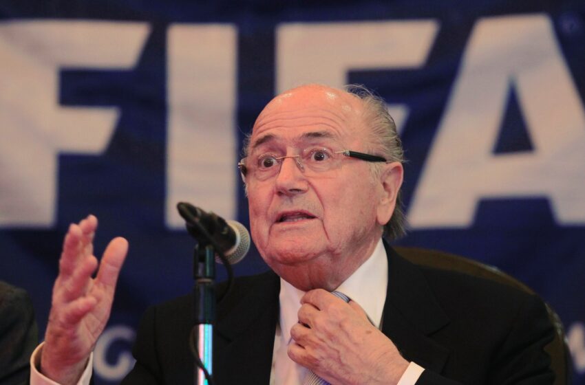 Blatter pretende tirar a Copa de 2022 do Qatar, diz jornal