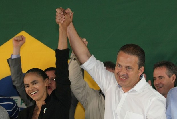Votar em Dilma é deixar tudo como está, diz Marina Silva