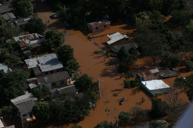 Sobe para 9,6 mil número de pessoas fora de casa devido à chuva no RS