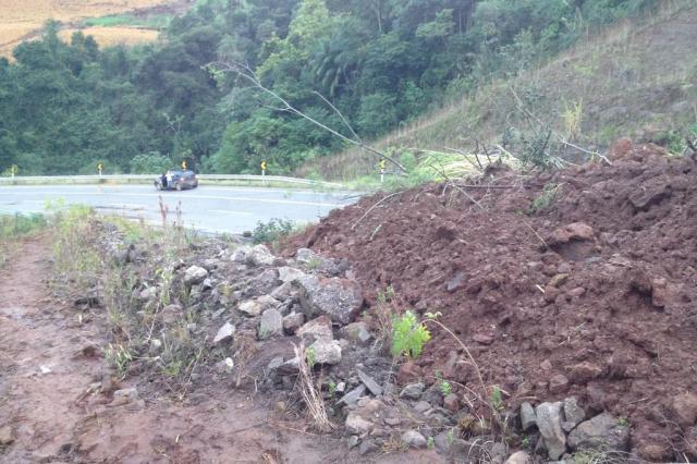 Treze rodovias seguem interrompidas no RS