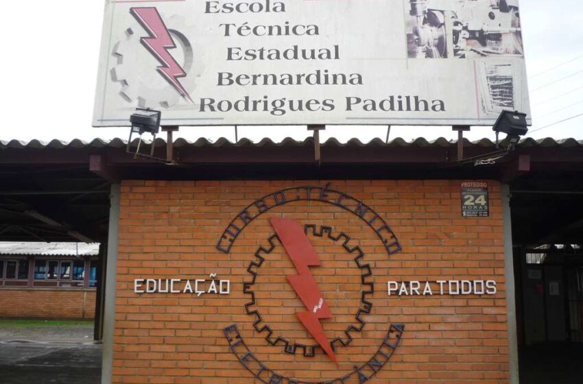 Relação dos alunos selecionados para o curso de eletromecânica do Dina Padilha