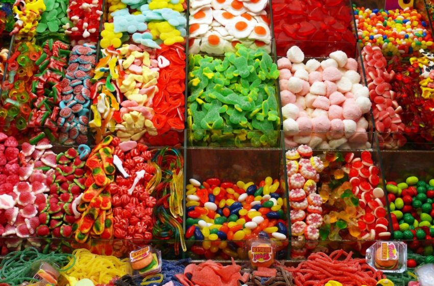 Doces destroem esmalte dos dentes e levam à deterioração