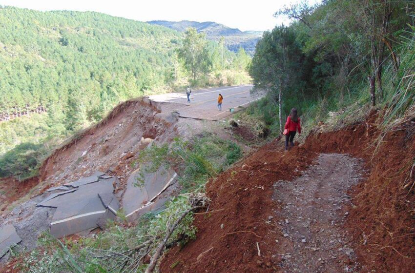Moradores usam desvio em Jaquirana