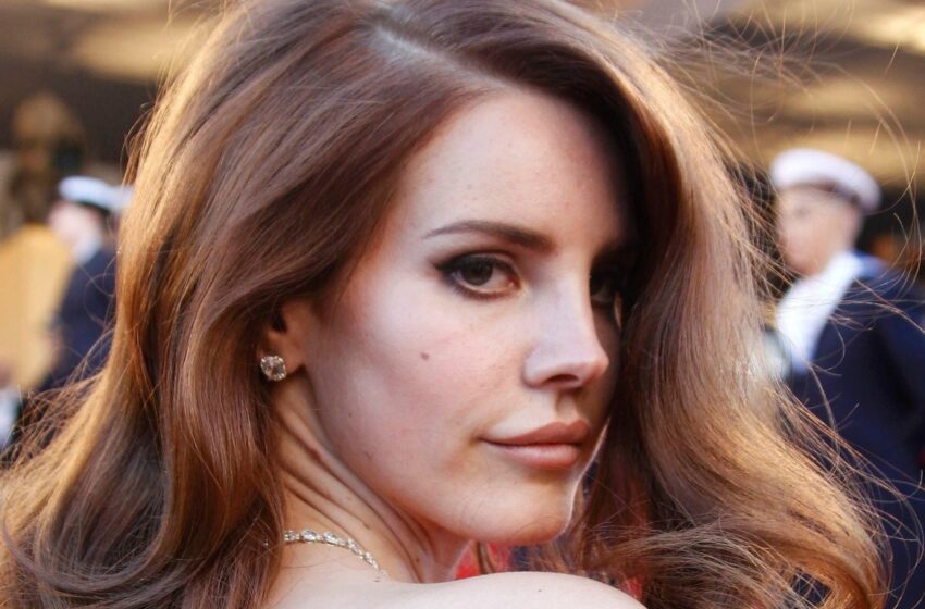 Lana Del Rey não quer que ninguém ouça suas músicas: “Eu faço tudo pra mim”
