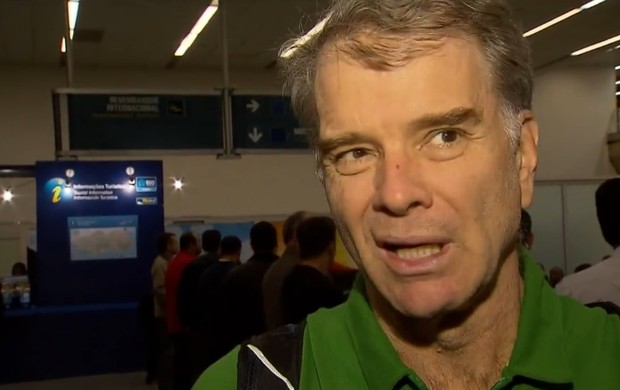 Bernardinho critica base do vôlei brasileiro após vice na Liga Mundial