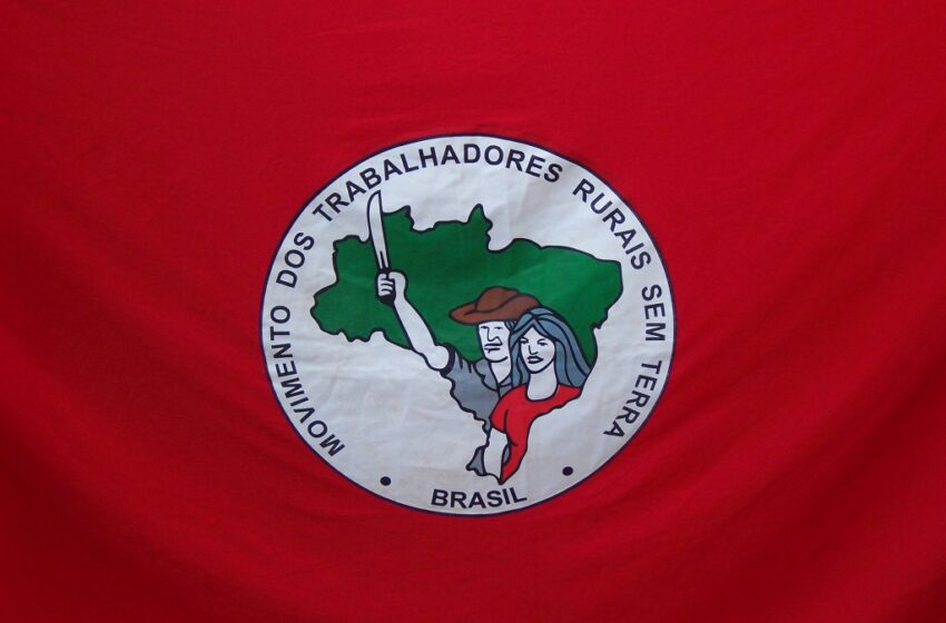 MAB e MST invadem fazenda no município de Esmeralda