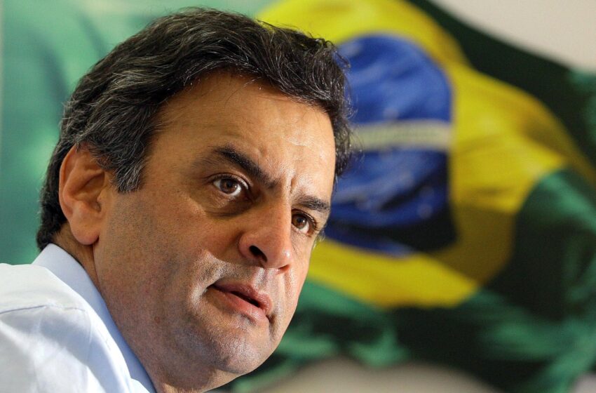 Aécio rebate Dilma e diz que pessimismo é contra governo