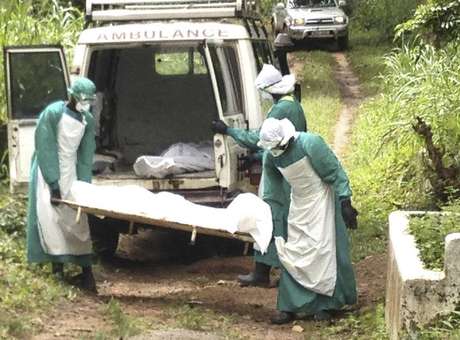 EUA autorizam droga experimental contra ebola na Libéria