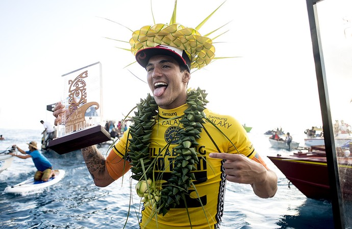 Medina vence Slater por 3 centésimos de diferença e leva o WCT do Taiti