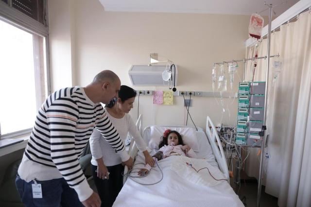 Bebê planejado por fertilização in vitro doa medula óssea para salvar irmã em Porto Alegre