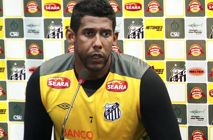 Aranha diz ter dó de torcedora e enfrenta racismo com rap