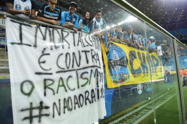 Depois de atos racistas, Grêmio suspende atividades da torcida Geral