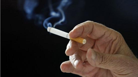 Cigarro é mais viciante que cocaína e heroína, diz relatório