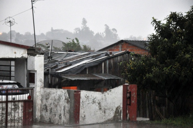 Sobe para 500 o número de casas atingidas pelo granizo em Santiago