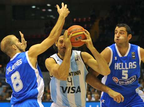 Argentina cai para Grécia e reeditará mata-mata com Brasil