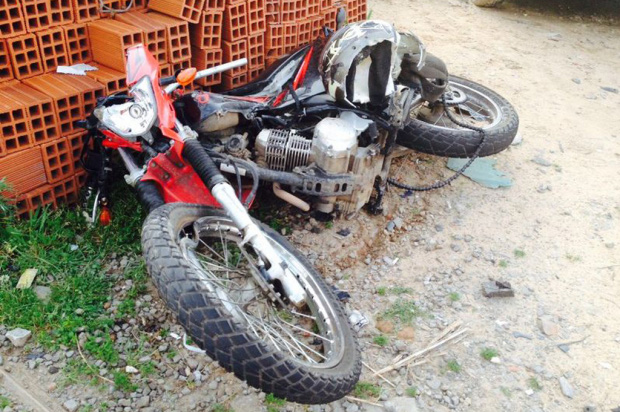 Acidente entre moto e carreta mata motociclista vacariano na ERS-122, em Farroupilha