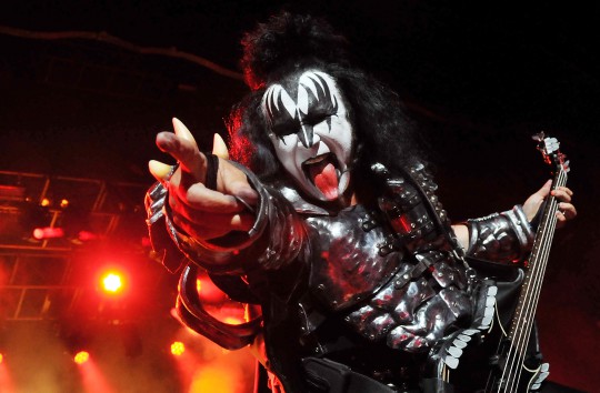 Gene Simmons crava que o Rock ‘n’ Roll foi assassinado!