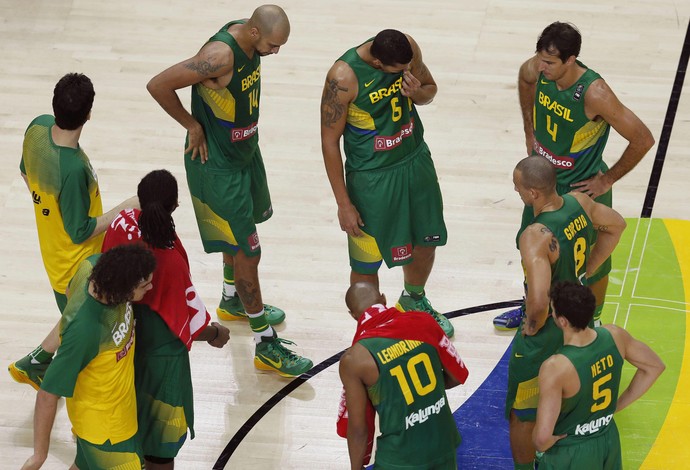 Em noite de Teodosic, Sérvia acaba com sonho de medalha do Brasil