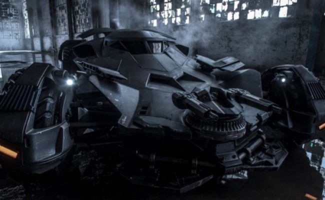 Batmóvel é roubado do set de Batman v Superman!