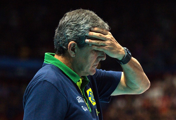  Brasil cai para os EUA em três sets e deixa sonho de ouro inédito escapar