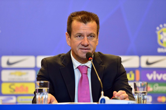 Dunga poupa jogadores do futebol brasileiro, e lista tem várias novidades