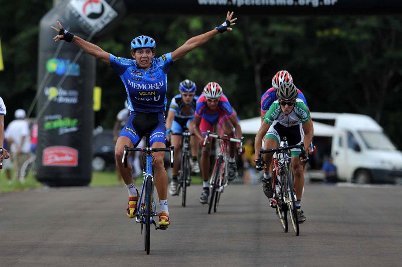 Ciclistas de cinco estados participam de Volta Ciclística neste final de semana em Vacaria
