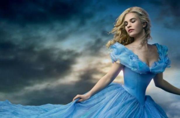  Disney divulga trailer da nova versão de Cinderela