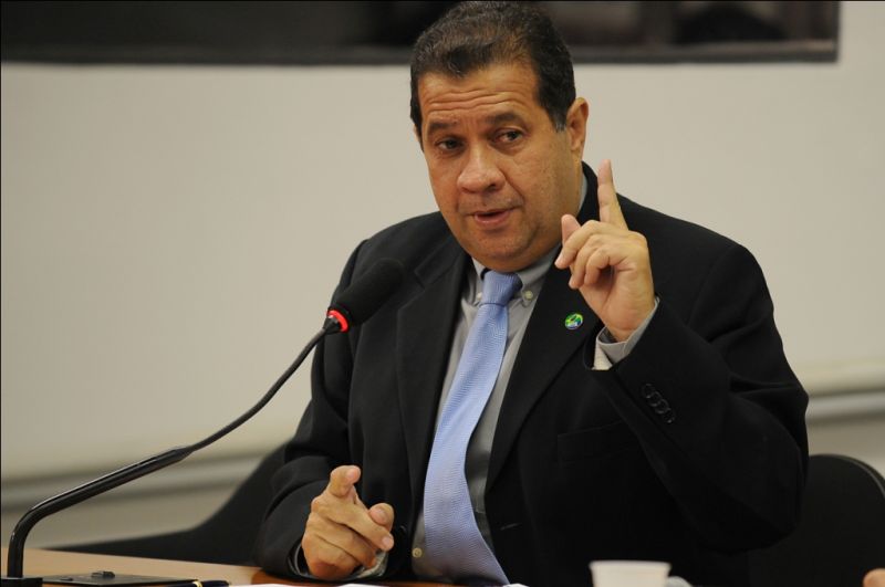 Presidente nacional do PDT vem ao RS fechar acordo com Sartori