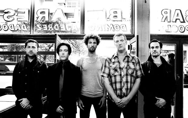  Queens of the Stone Age toca no dia do System of a Down no Rock in Rio