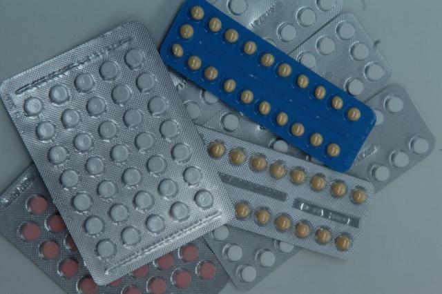  Anvisa suspende cinco lotes de anticoncepcional