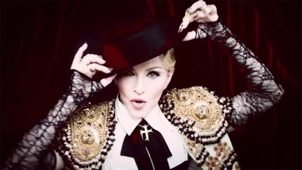  Madonna vai promover novo disco em aplicativo para gays