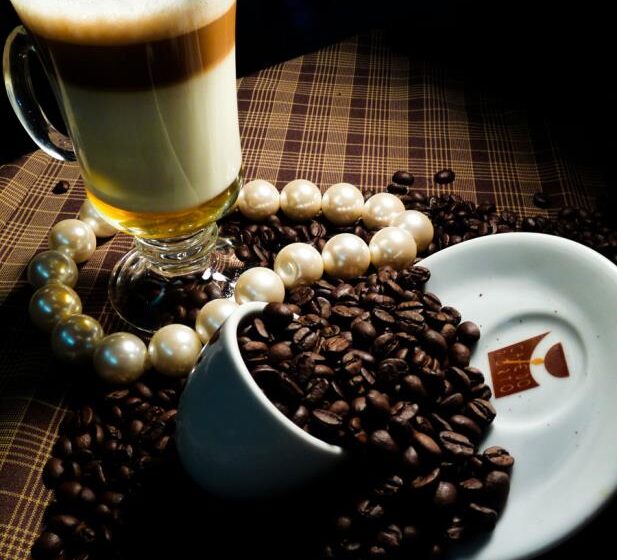 Beber café pode diminuir risco de esclerose múltipla, diz estudo