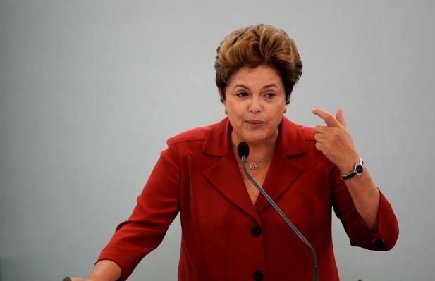 Dilma se reúne com ministros em meio ao clima de tensão