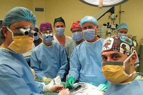 Paciente com o pênis transplantado já faz sexo com a namorada