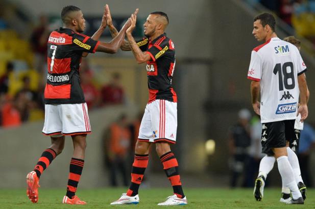 Brasil-PEL perde para o Flamengo e está fora da Copa do Brasil