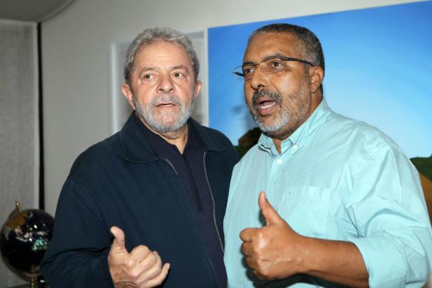  Após reunião com Lula, Paim dá prazo para Dilma