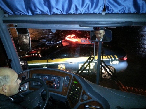 Ônibus do Tupi é apedrejado em Vacaria e delegação é escoltada pela PRF