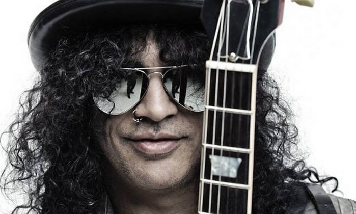 Michael Jackson foi pivô da briga entre Slash e Axl Rose, diz ex-empresário do Guns