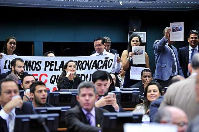 Deputados prometem mandado de segurança contra PEC que reduz maioridade