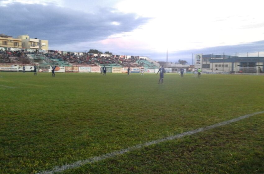 Glória vence mais uma fora de casa